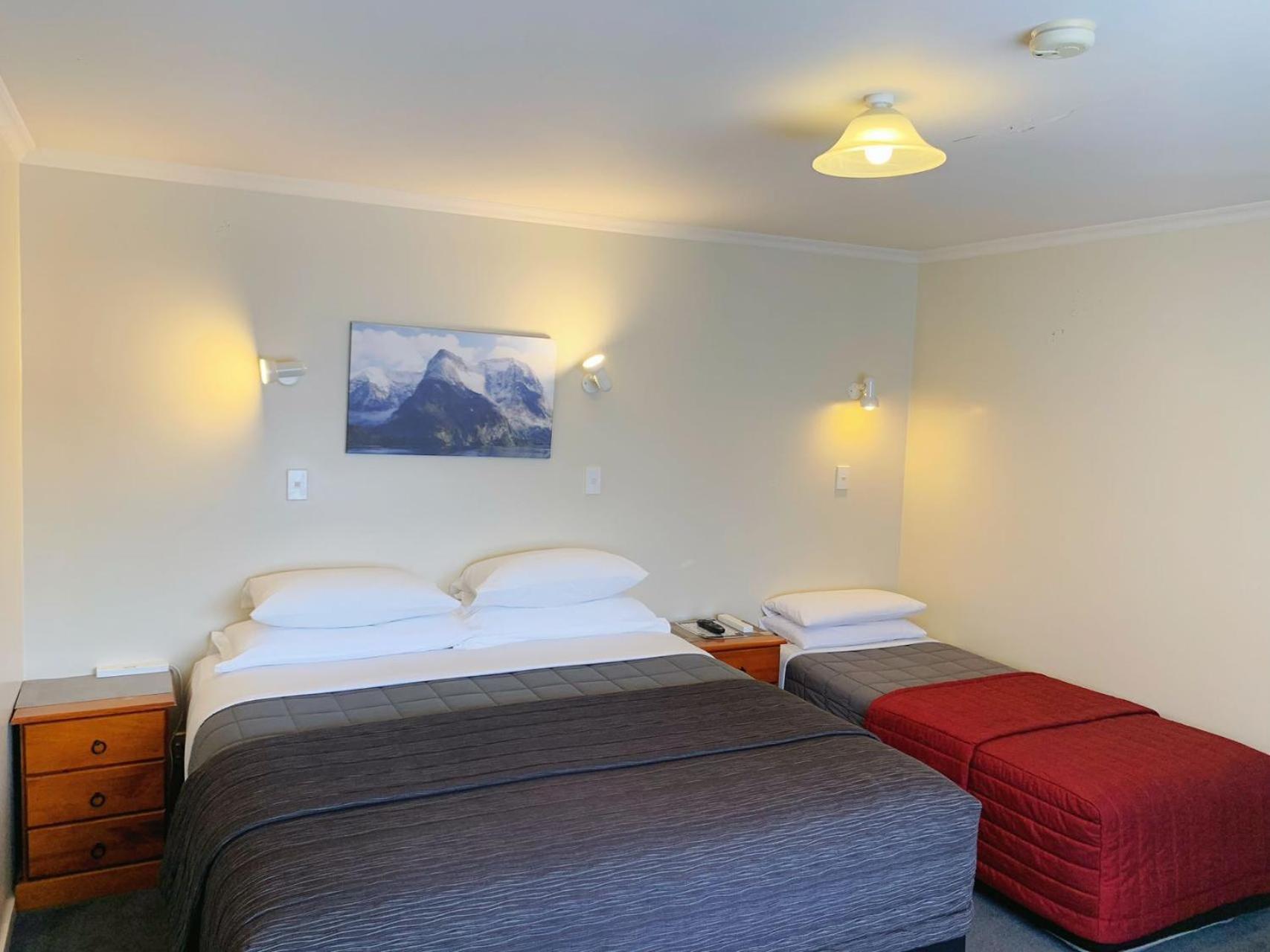 Amber Court Motel Te Anau Exterior foto