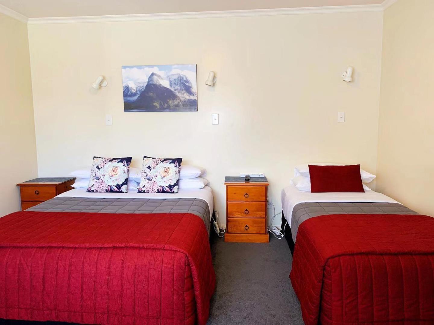 Amber Court Motel Te Anau Exterior foto